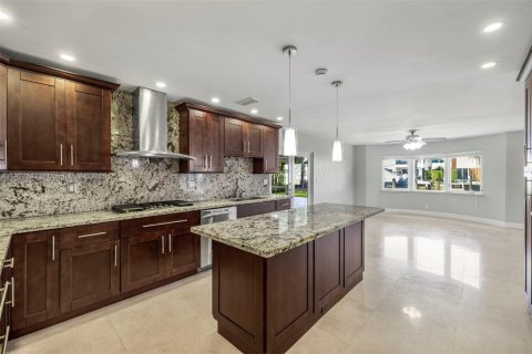 Casa en alquiler en Fort Lauderdale, Florida, 5 dormitorios, 273.04 m2 № 1969100 - foto 6