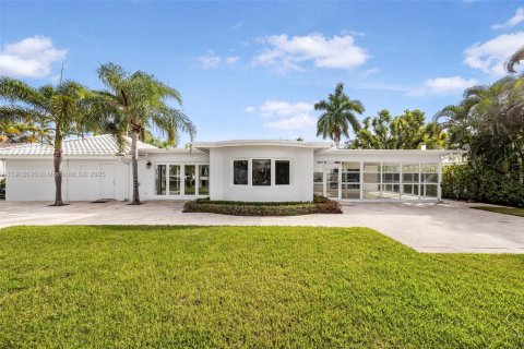 Casa en alquiler en Fort Lauderdale, Florida, 5 dormitorios, 273.04 m2 № 1969100 - foto 18