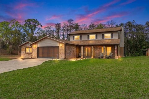 Casa en New Port Richey, Florida 4 dormitorios, 314.75 m2 № 2129637