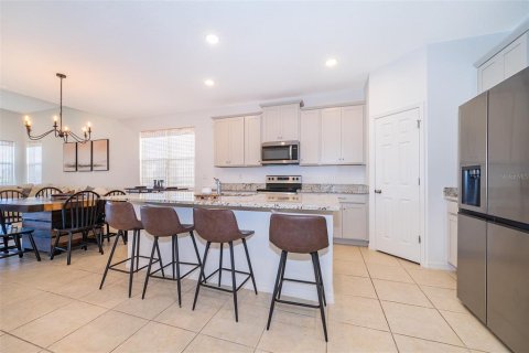 Casa en alquiler en Kissimmee, Florida, 4 dormitorios, 188.59 m2 № 1909410 - foto 6