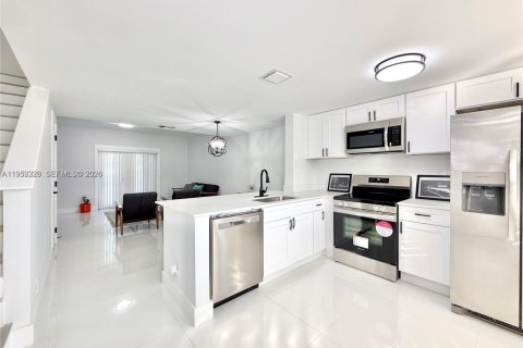 Купить таунхаус в Помпано-Бич, Флорида 2 спальни, 94.57м2, № 2006634 - фото 7