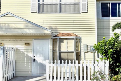 Таунхаус в Помпано-Бич, Флорида 2 спальни, 94.57м2 № 2006634