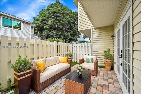 Купить таунхаус в Помпано-Бич, Флорида 2 спальни, 94.57м2, № 2006634 - фото 19