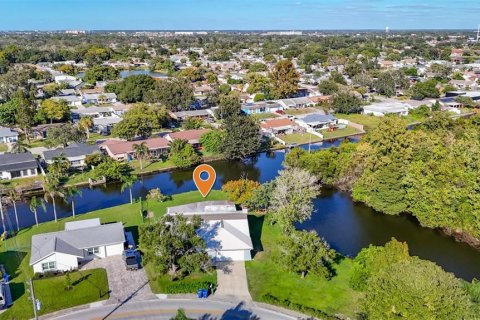 Villa ou maison à vendre à New Port Richey, Floride: 3 chambres, 178.09 m2 № 2430839 - photo 2