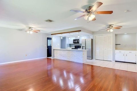 Villa ou maison à vendre à New Port Richey, Floride: 3 chambres, 178.09 m2 № 2430839 - photo 5