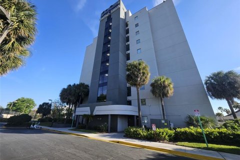 Condo in Orlando, Florida, 2 bedrooms № 2196923