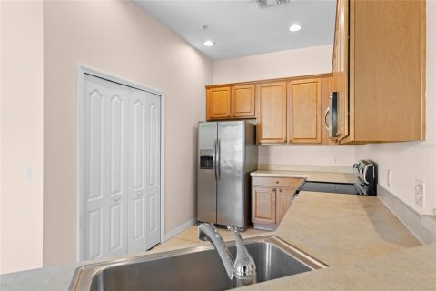 Condo in Apopka, Florida, 2 bedrooms  № 1876594 - photo 17