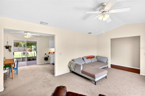 House in Ocala, Florida 3 bedrooms, 119.19 sq.m. № 2214766 - photo 8