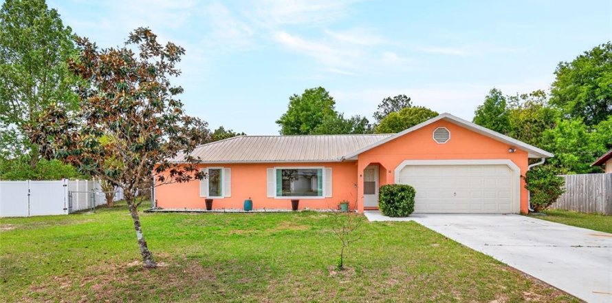 House in Ocala, Florida 3 bedrooms, 119.19 sq.m. № 2214766