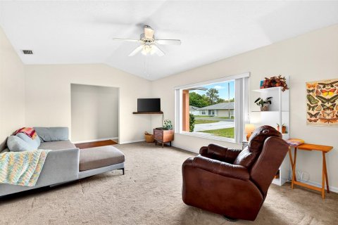 House in Ocala, Florida 3 bedrooms, 119.19 sq.m. № 2214766 - photo 7
