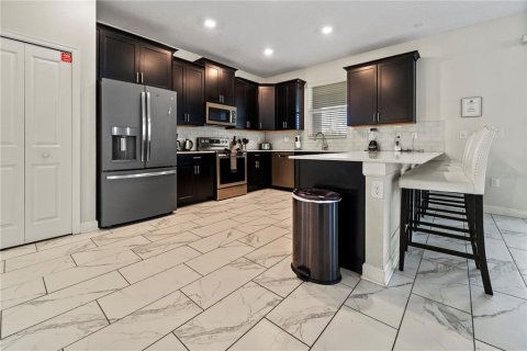 House in Davenport, Florida 6 bedrooms, 310.2 sq.m. № 1740428 - photo 8