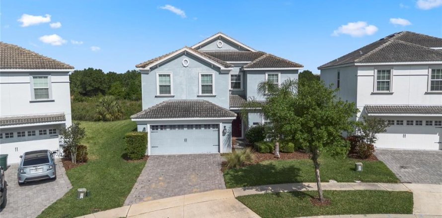 House in Davenport, Florida 6 bedrooms, 310.2 sq.m. № 1740428