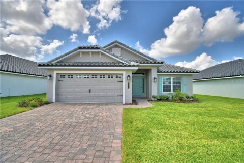 House in Auburndale, Florida 4 bedrooms, 169.08 sq.m. № 2102182