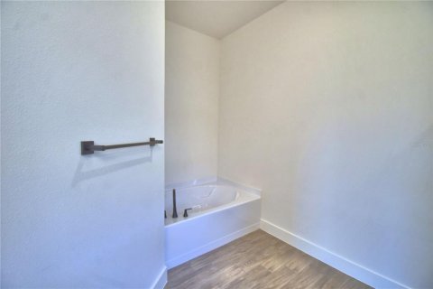 Casa en venta en Auburndale, Florida, 4 dormitorios, 169.08 m2 № 2102182 - foto 24