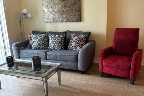 Снять в аренду кондоминиум в Майами, Флорида 2 спальни, 87.51м2, № 2034393 - фото 5