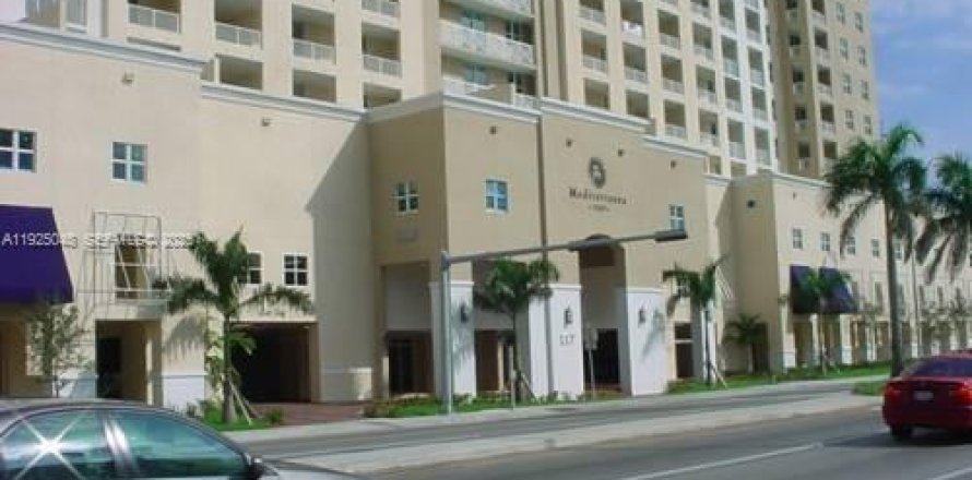 Кондоминиум с 2 спальнями в Майами, Флорида № 2034393