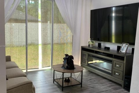 House in Ocala, Florida 3 bedrooms, 198.35 sq.m. № 1862538 - photo 9