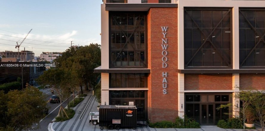 Apartment in Miami, Florida 2 bedrooms, 86.96 sq.m. № 1875093