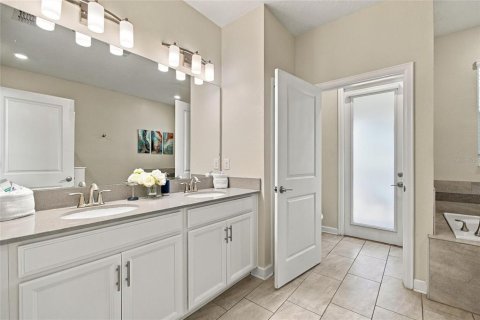 Villa ou maison à vendre à Davenport, Floride: 8 chambres, 363.15 m2 № 2428907 - photo 12