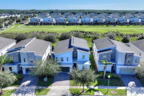 Villa ou maison à Davenport, Floride 8 chambres, 363.15 m2 № 2428907