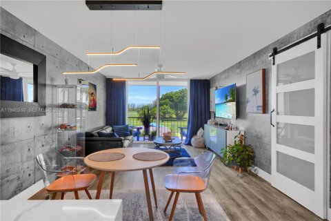 Appartement à louer à Pembroke Pines, Floride: 1 chambre, 74.32 m2 № 1997218 - photo 4