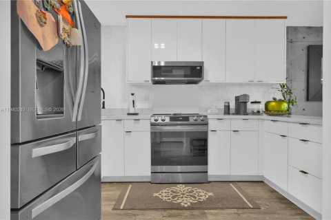 Appartement à louer à Pembroke Pines, Floride: 1 chambre, 74.32 m2 № 1997218 - photo 6