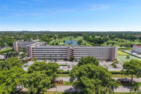 Appartement à louer à Pembroke Pines, Floride: 1 chambre, 74.32 m2 № 1997218 - photo 24