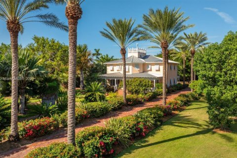 House in Marathon, Florida 5 bedrooms, 796.45 sq.m. № 1891396 - photo 9