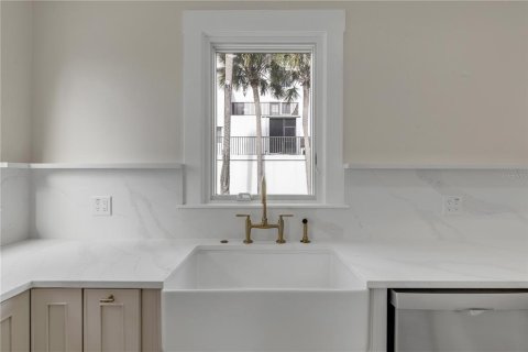 Villa ou maison à vendre à New Smyrna Beach, Floride: 4 chambres, 299.7 m2 № 2101933 - photo 27
