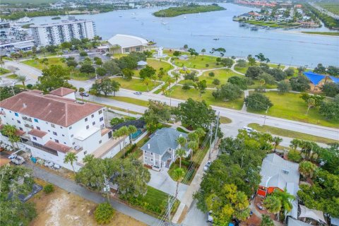 Villa ou maison à vendre à New Smyrna Beach, Floride: 4 chambres, 299.7 m2 № 2101933 - photo 2