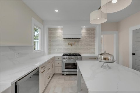 Villa ou maison à vendre à New Smyrna Beach, Floride: 4 chambres, 299.7 m2 № 2101933 - photo 30