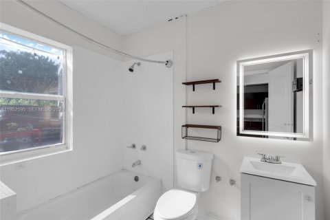 Купить виллу или дом в Тамарак, Флорида 4 спальни, 226.68м2, № 2009585 - фото 25