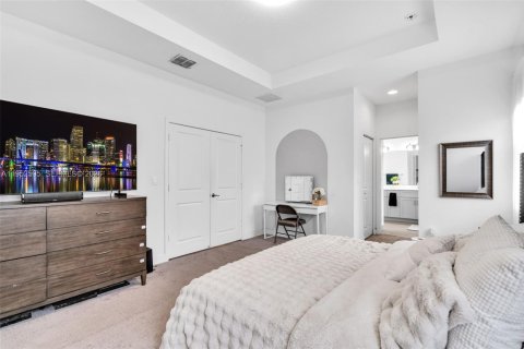 Купить виллу или дом в Тамарак, Флорида 4 спальни, 226.68м2, № 2009585 - фото 15