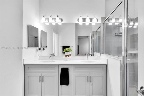 Купить виллу или дом в Тамарак, Флорида 4 спальни, 226.68м2, № 2009585 - фото 17