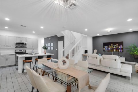 Купить виллу или дом в Тамарак, Флорида 4 спальни, 226.68м2, № 2009585 - фото 7