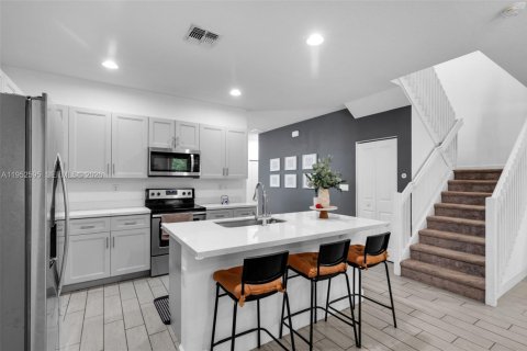 Купить виллу или дом в Тамарак, Флорида 4 спальни, 226.68м2, № 2009585 - фото 8