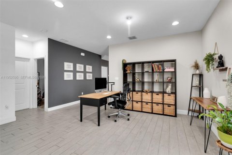 Купить виллу или дом в Тамарак, Флорида 4 спальни, 226.68м2, № 2009585 - фото 4