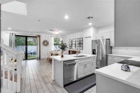 Купить виллу или дом в Тамарак, Флорида 4 спальни, 226.68м2, № 2009585 - фото 10