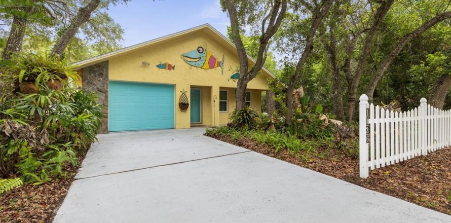 House in Flagler Beach, Florida 2 bedrooms, 131.18 sq.m. № 2100481