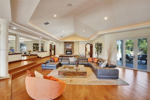 House in Southwest Ranches, Florida 4 bedrooms, 554.16 sq.m. № 1693198 - photo 11