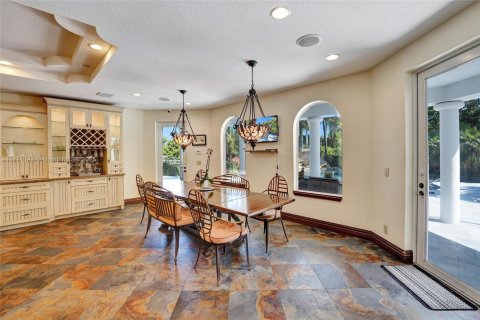 House in Southwest Ranches, Florida 4 bedrooms, 554.16 sq.m. № 1693198 - photo 9