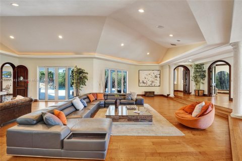 House in Southwest Ranches, Florida 4 bedrooms, 554.16 sq.m. № 1693198 - photo 12