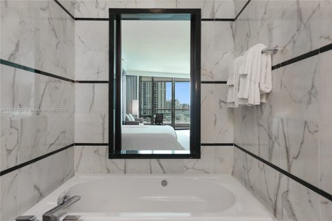 Copropriété à vendre à Miami Beach, Floride: 48.4 m2 № 2154766 - photo 11