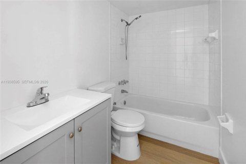 Copropriété à vendre à Miami, Floride: 3 chambres, 107.77 m2 № 1996680 - photo 9