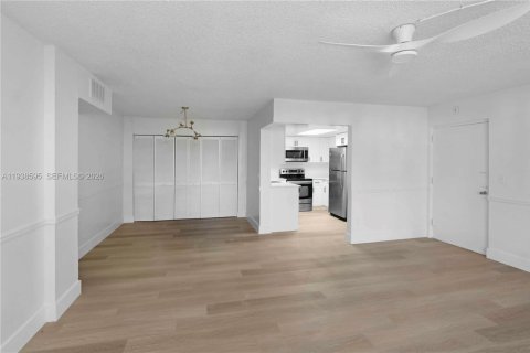Copropriété à vendre à Miami, Floride: 3 chambres, 107.77 m2 № 1996680 - photo 6