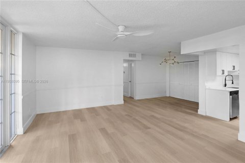 Copropriété à vendre à Miami, Floride: 3 chambres, 107.77 m2 № 1996680 - photo 5