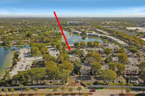 Copropriété à vendre à Miami, Floride: 3 chambres, 107.77 m2 № 1996680 - photo 27