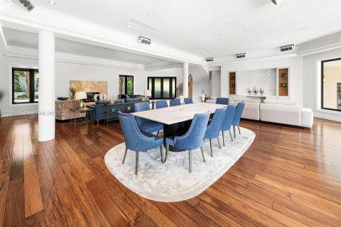 Villa ou maison à vendre à Coral Gables, Floride: 5 chambres, 609.62 m2 № 2081582 - photo 22