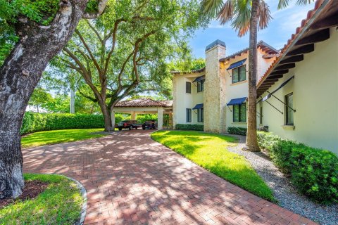 Villa ou maison à vendre à Coral Gables, Floride: 5 chambres, 609.62 m2 № 2081582 - photo 10