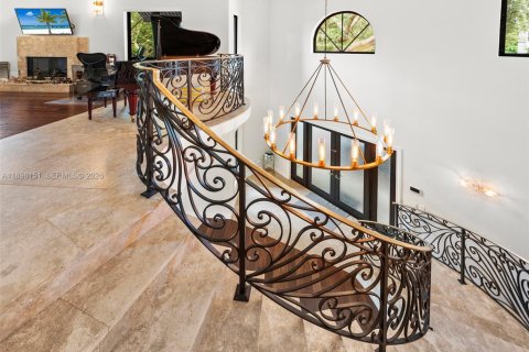Villa ou maison à vendre à Coral Gables, Floride: 5 chambres, 609.62 m2 № 2081582 - photo 28